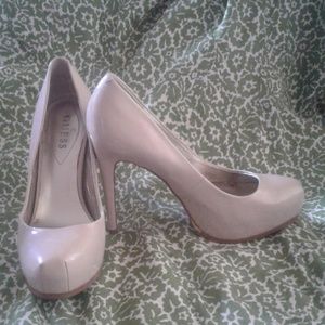 Guess Tan Patent Leather Platform Heel Size 8.5